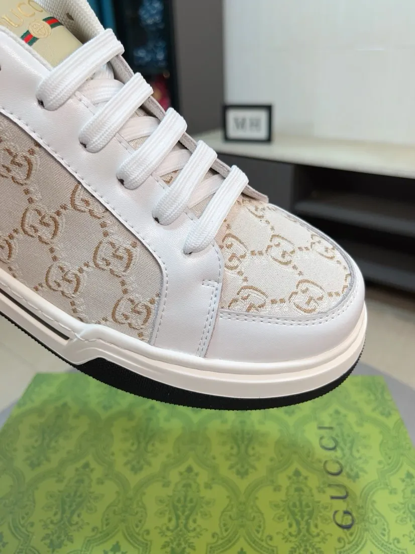 Men's shoes 💰420🌹🌹[GUCCI] Gucci's new lace-up casual men's shoes are on the market first, and the materials and workmanship are superior to all versions on the market. The highest quality shipped first-layer cowhide with imported original perforated materials➕genuine leather lining, privately molded soft outsole, high foot comfort, imported special materials highlight the brand's unique charm, high-end customization 38-44